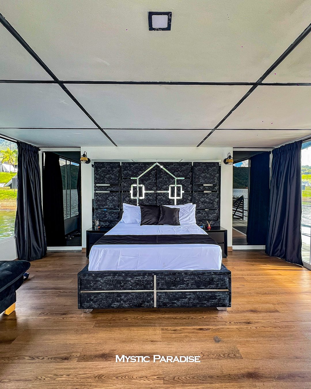 Deck y Jacuzzi Privado Flotante
