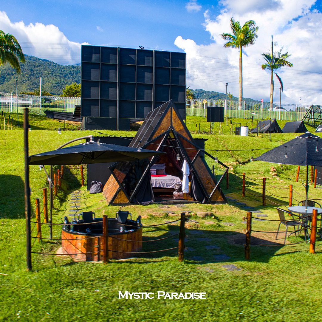 Cabañas y Glamping con jacuzzi en el Lago Calima