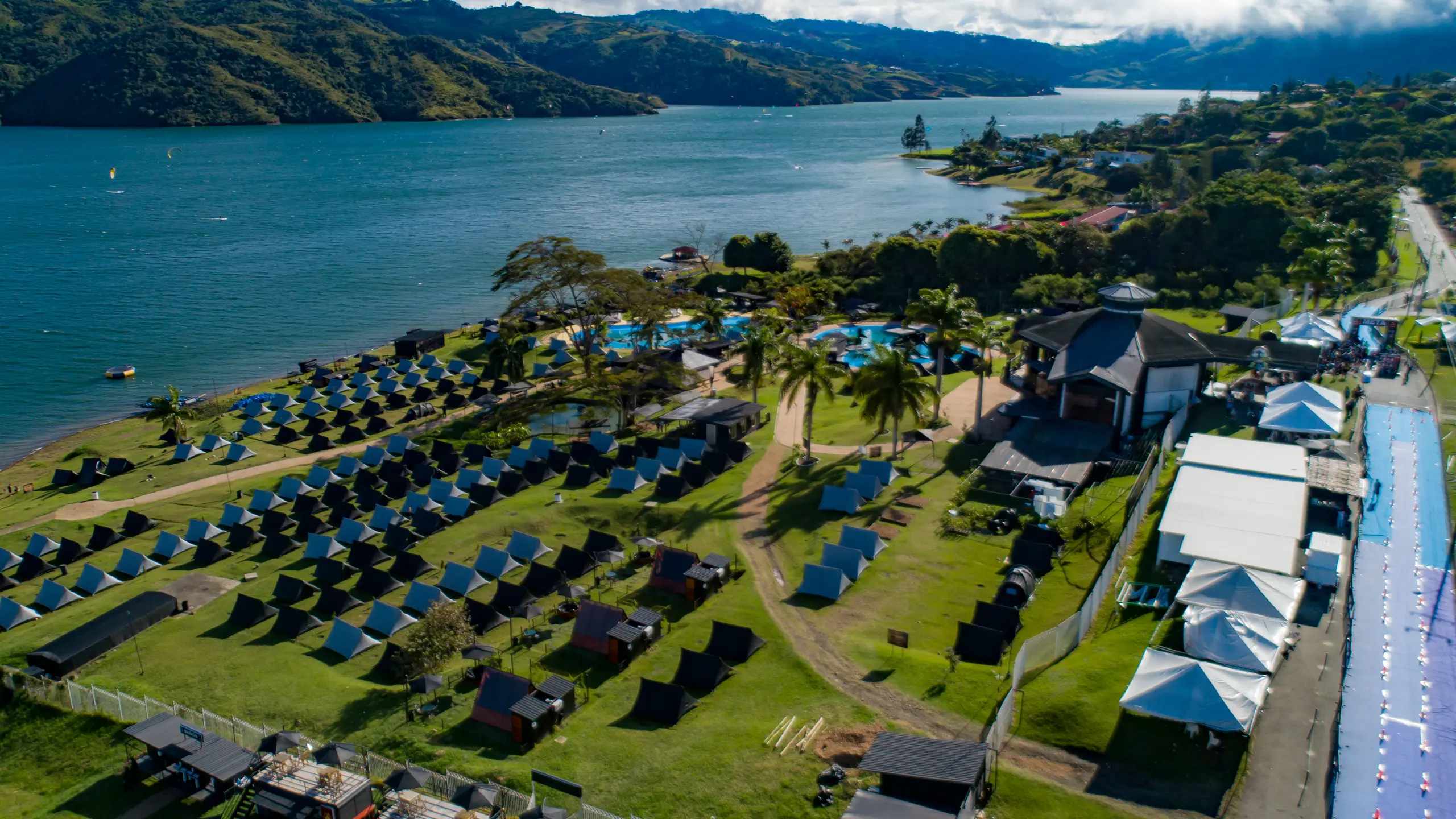 Centro de Eventos Mystic Paradise23